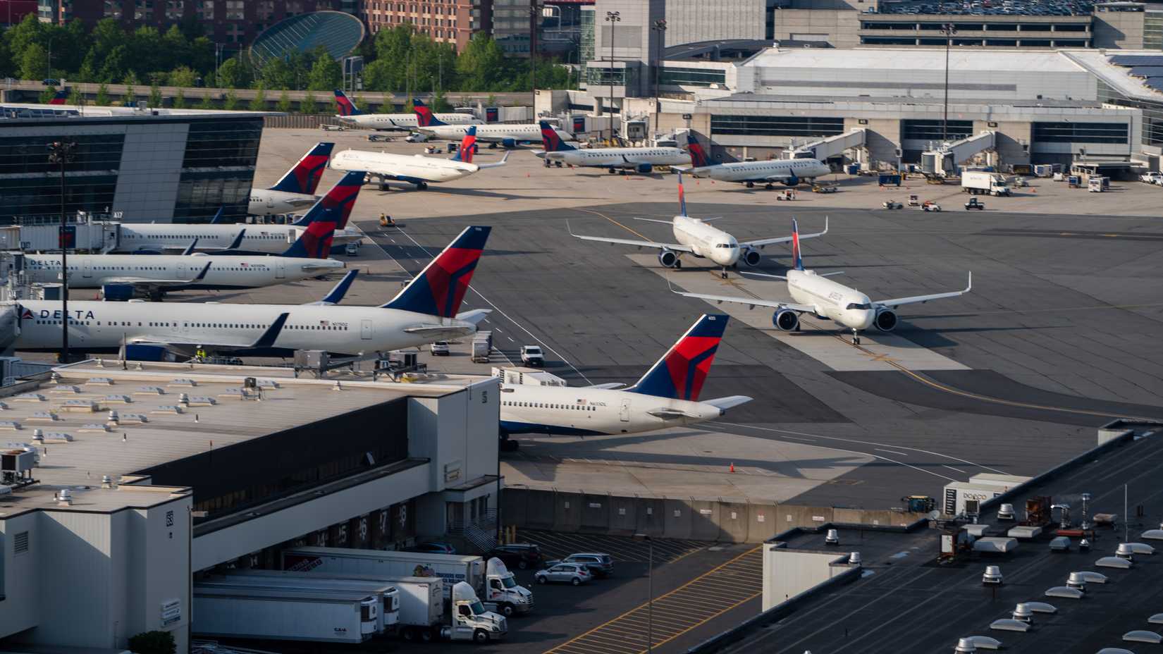 “No Fuel”: 370+ Delays, 100+ Cancellations Sparked After Fuel System