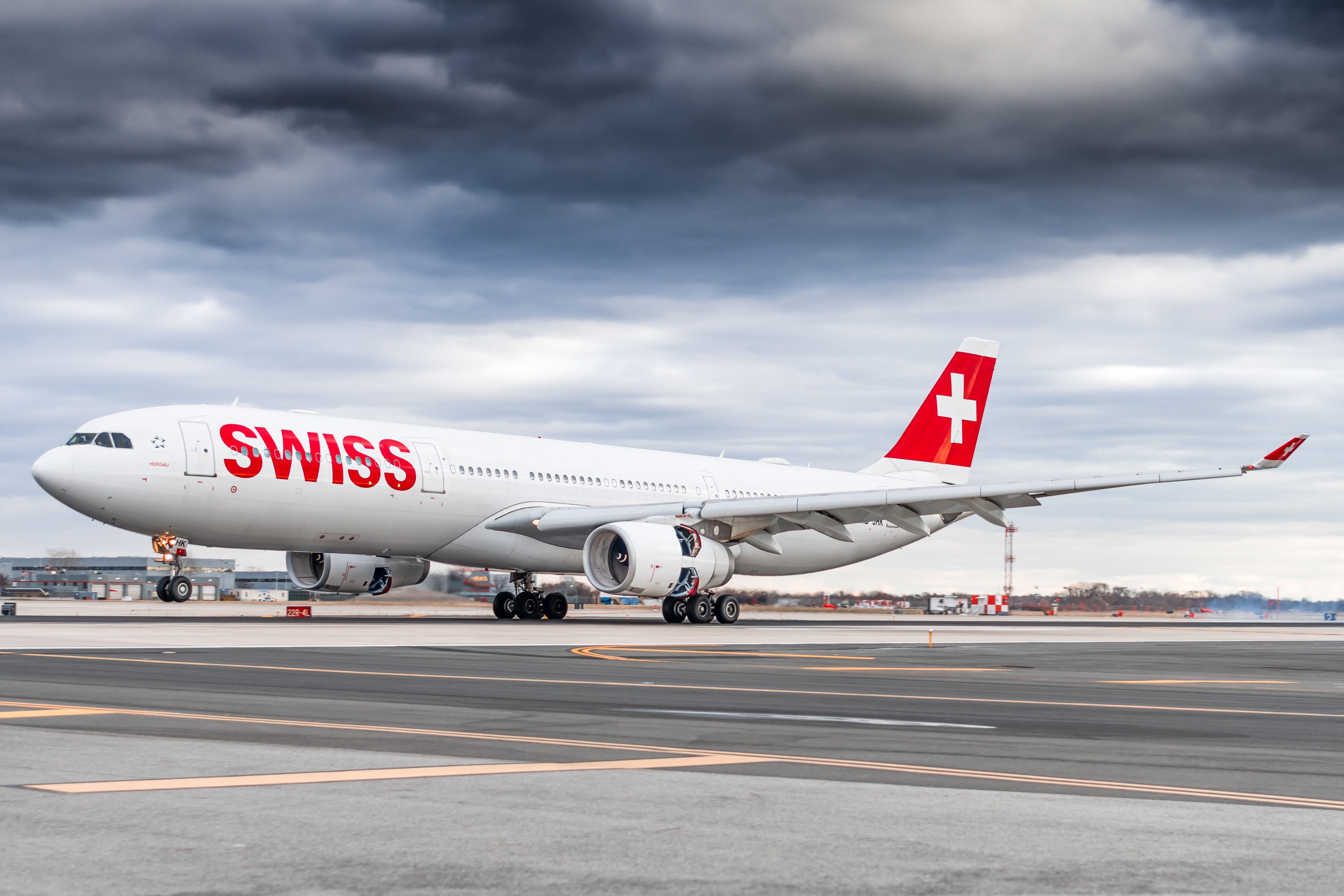 HB-JHK Swiss Airbus A330-343