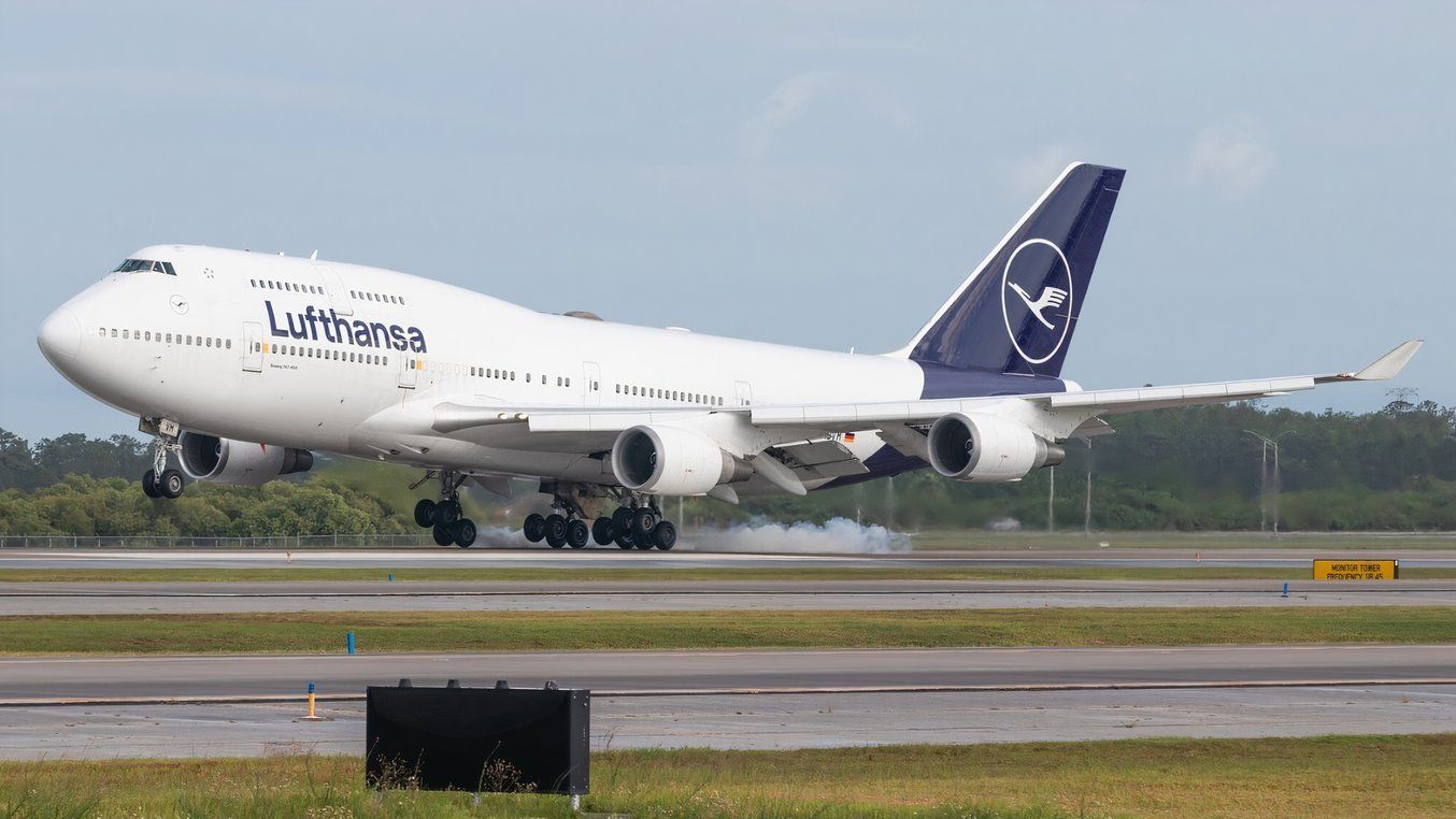 Up To 14+ Hours: Lufthansa's 10 Longest Boeing 747 Flights From