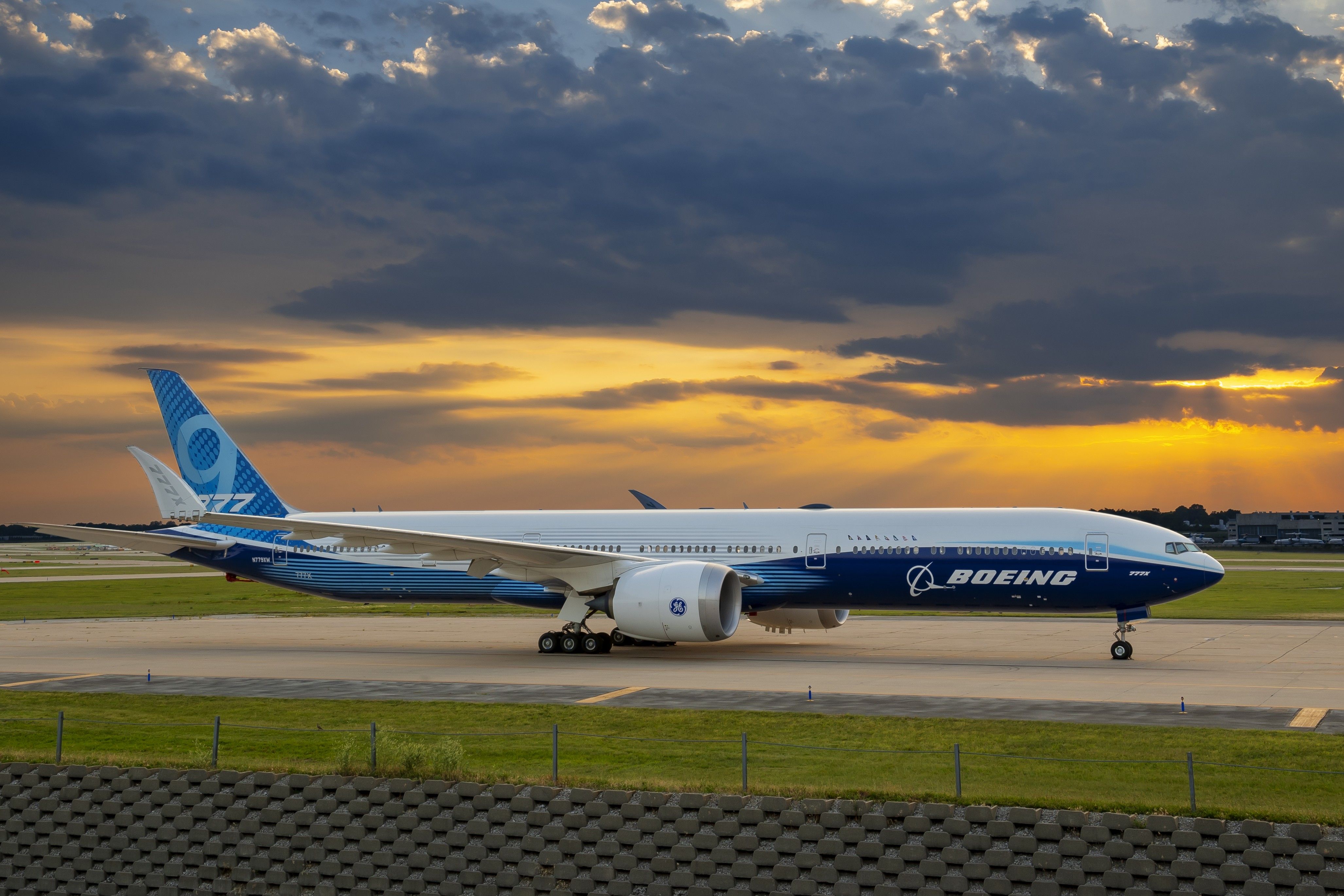 Behind The Scenes: How Boeing Test Pilots Fly 777X Airshow Displays