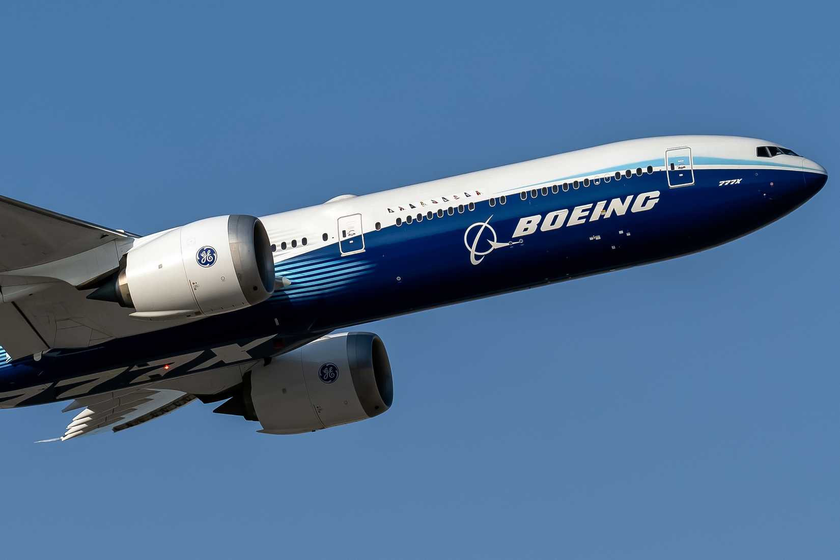 Beoing Color Schemes Why Did Boeing Build The 777X With Massive Windows?