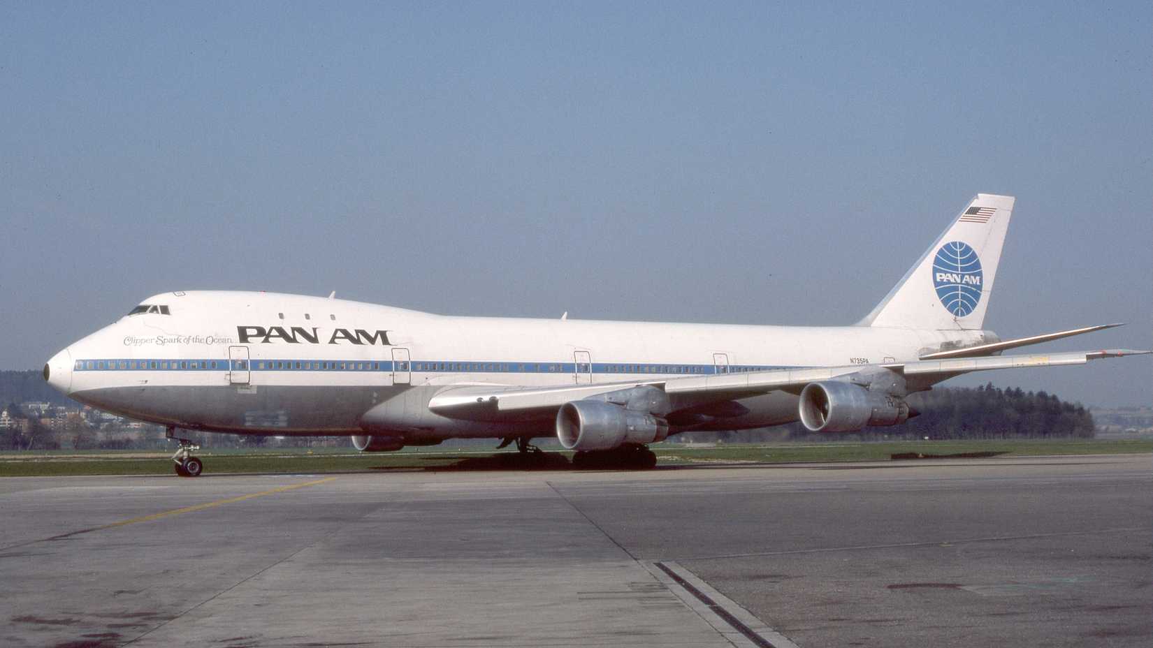 Pan Am 747 Taxiing