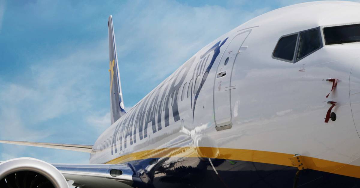 Ryanair Passenger Caught Vaping In Lavatory Delays Flight By 2 Hours