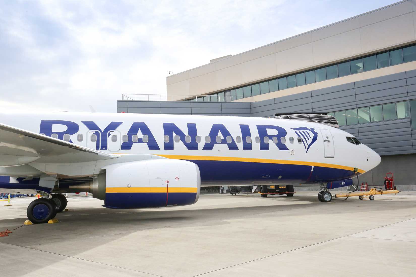 e cigarette ryanair Ryanair Passenger Caught Vaping In Lavatory Delays Flight By 2 Hours
