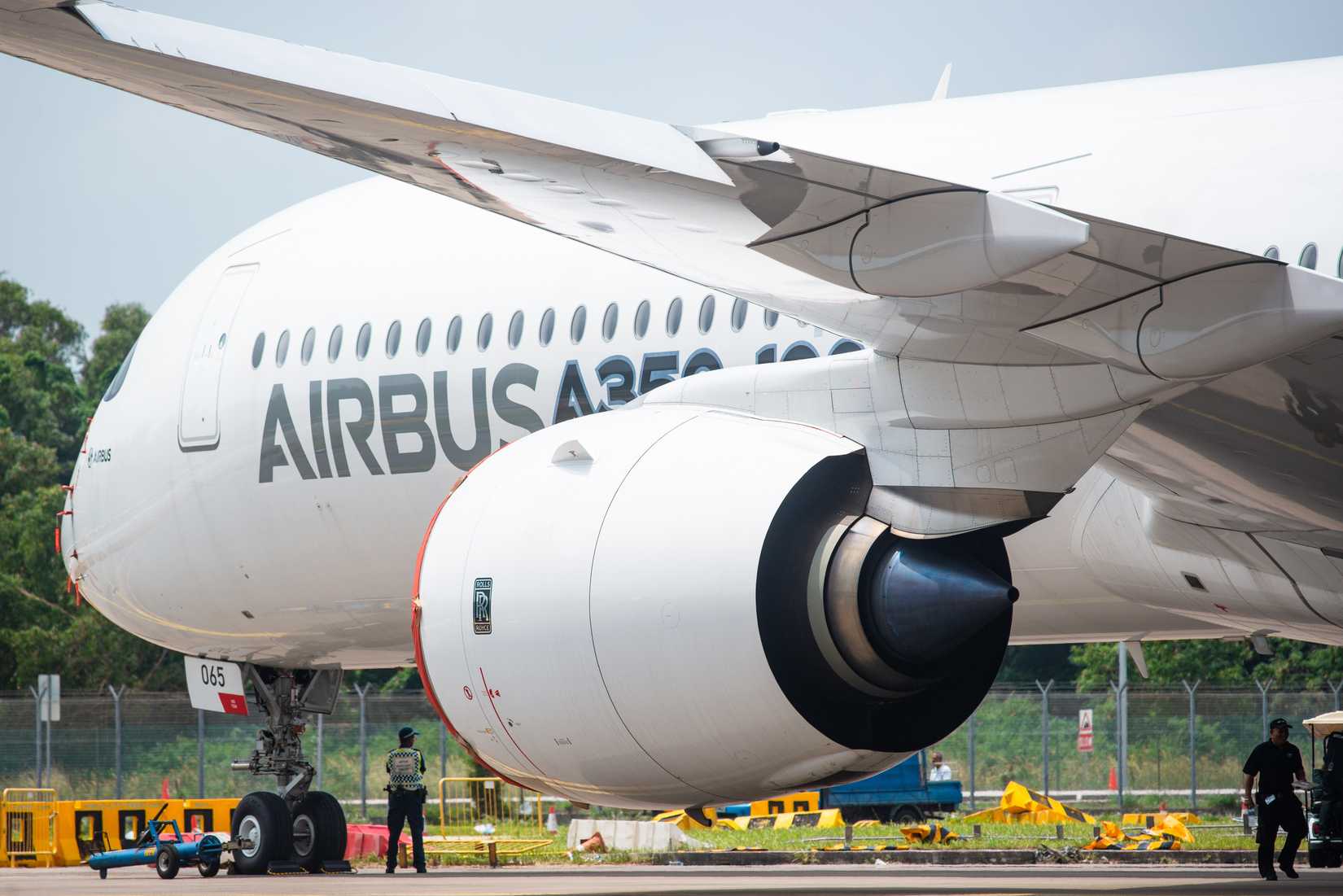 Rolls-Royce Trent XWB Vs. General Electric GE9X: Which Engine Gets More ...