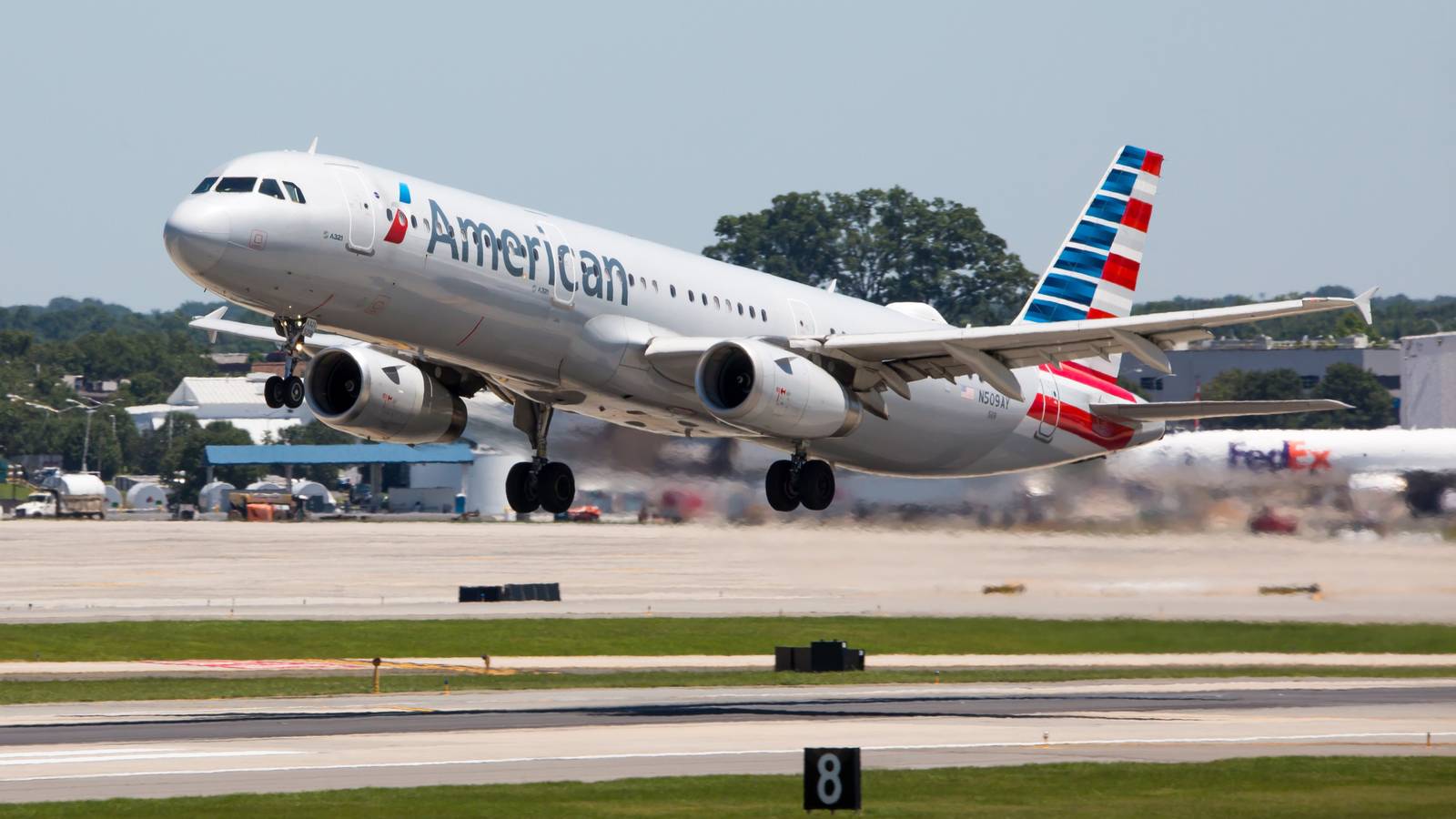 American Airlines Launches Grab-and-Go Lounge At Charlotte Douglas Airport