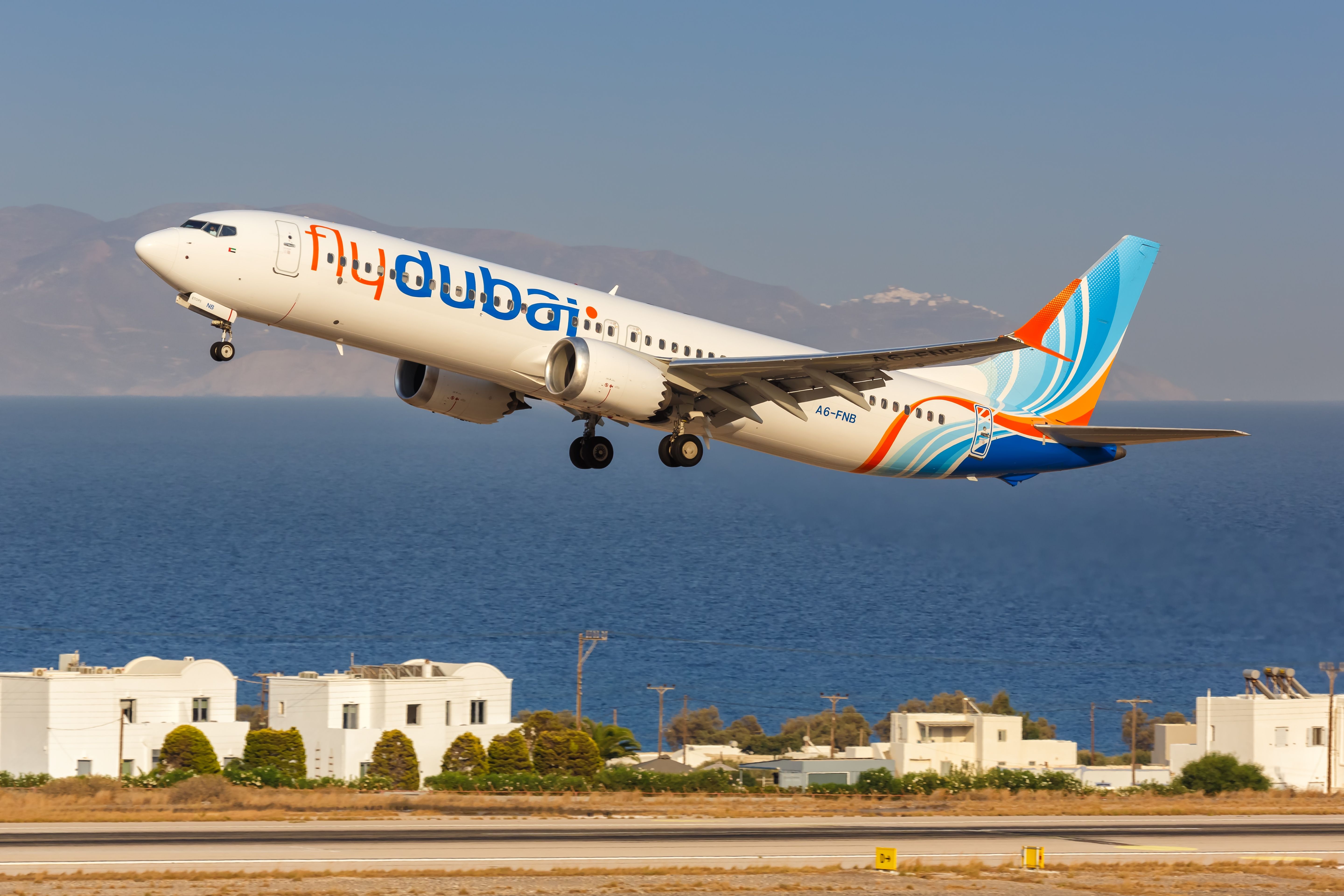 flydubai 737 Departing Santorini