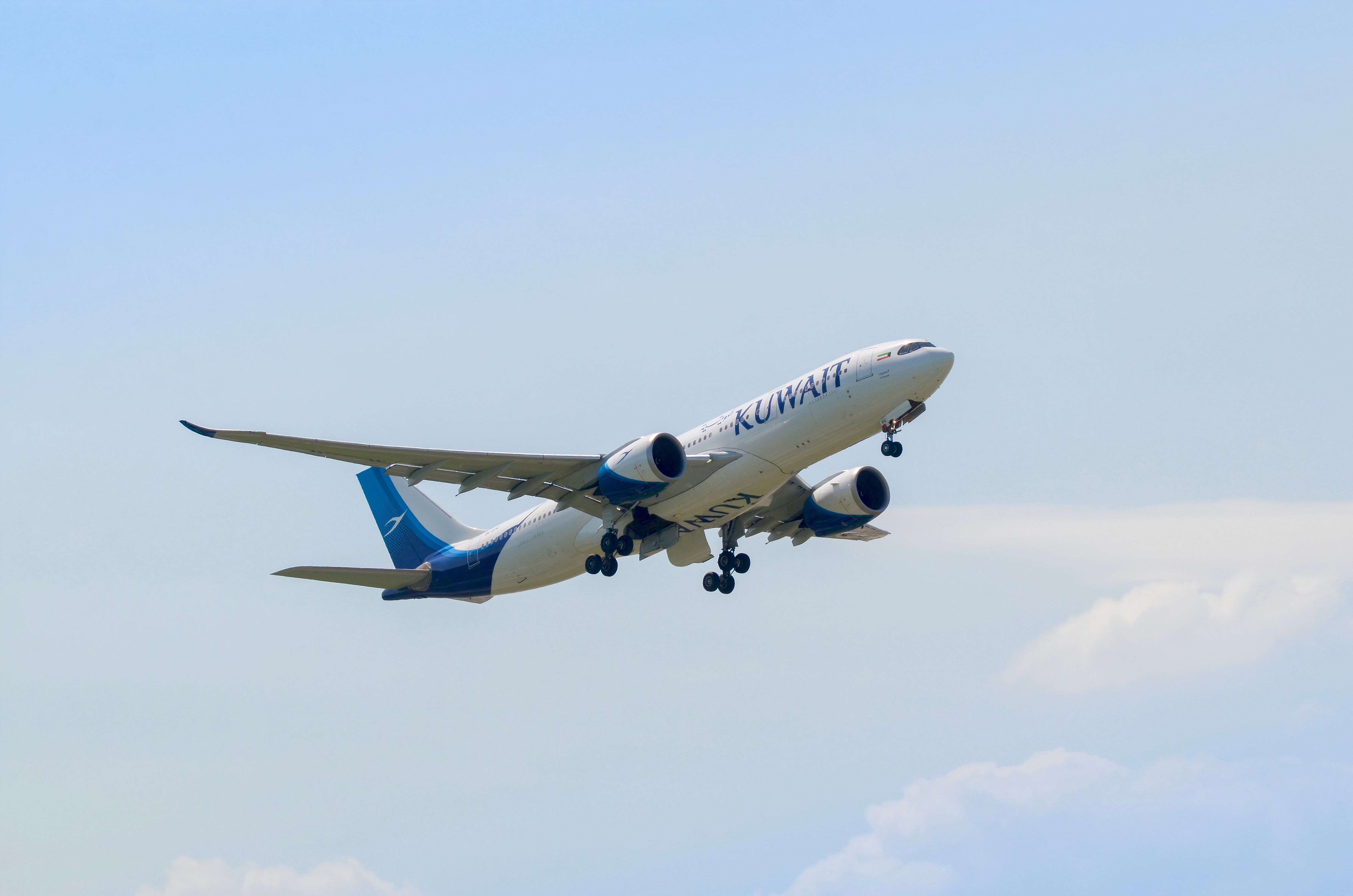 Kuwait Airways A330-800 Taking Off