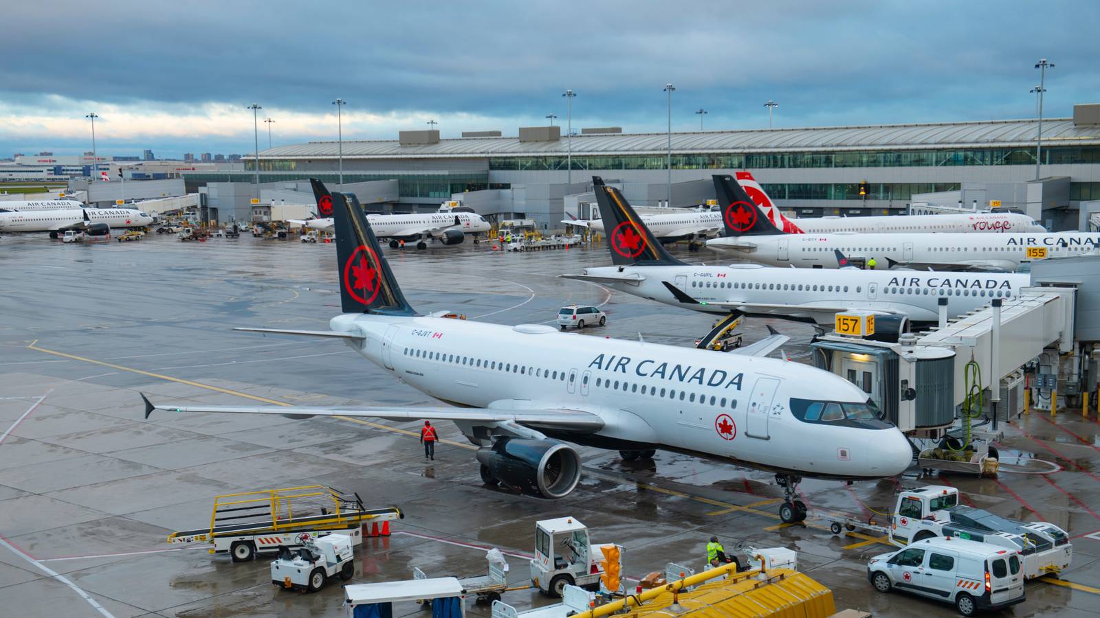 Air Canada Resumes Flights After Reaching Agreement With Striking Employees