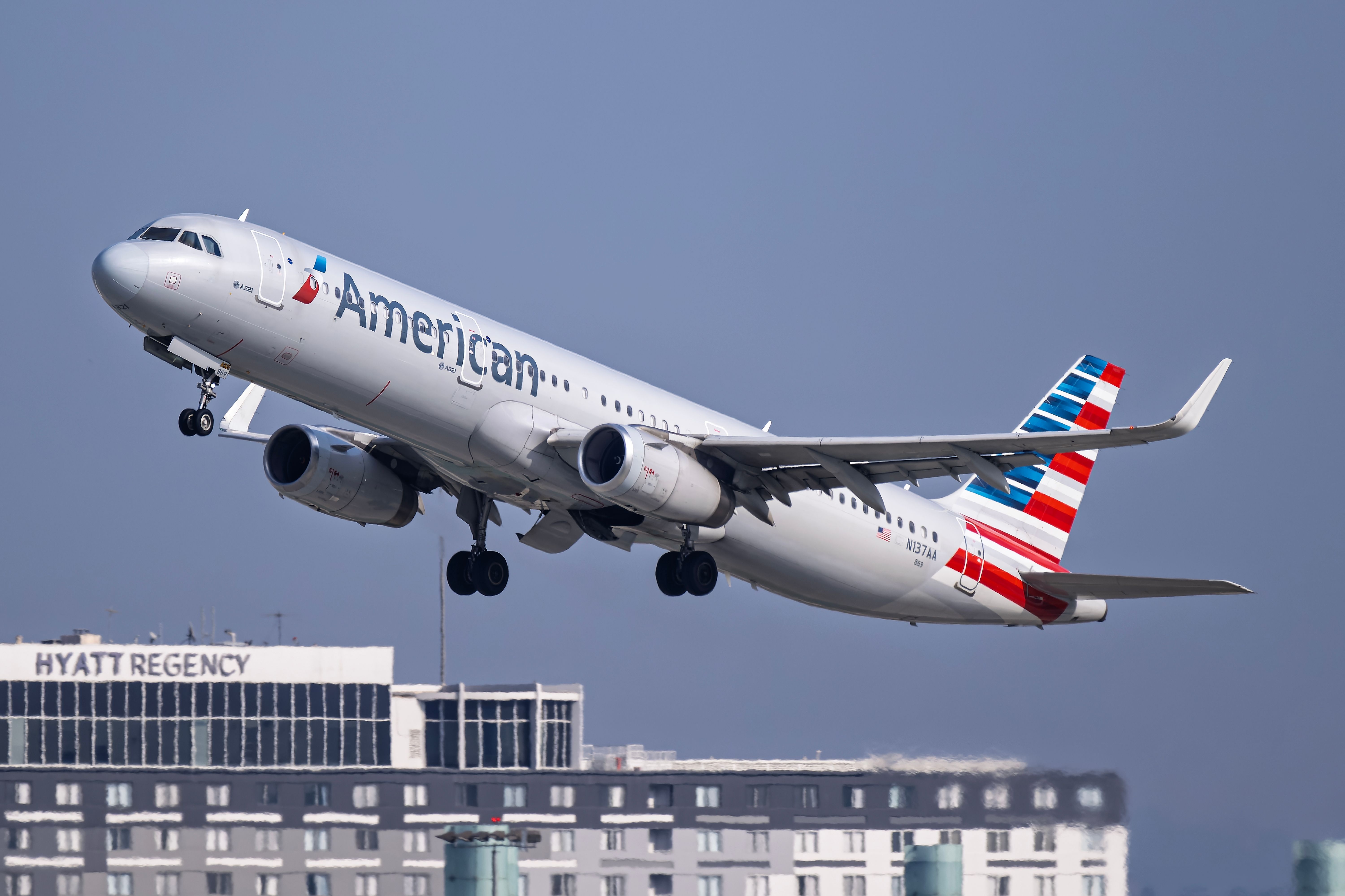 American A321 Departing LAX