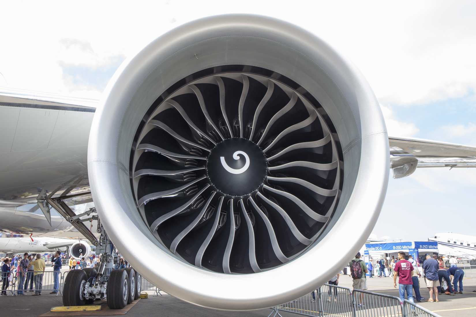 This is How Powerful the Boeing 777-300ER Is