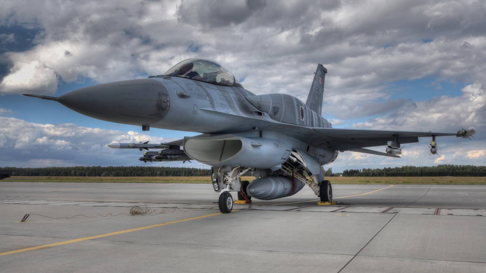 F-16 Crash at Radom Airshow Rehearsal: Polish Pilot Killed