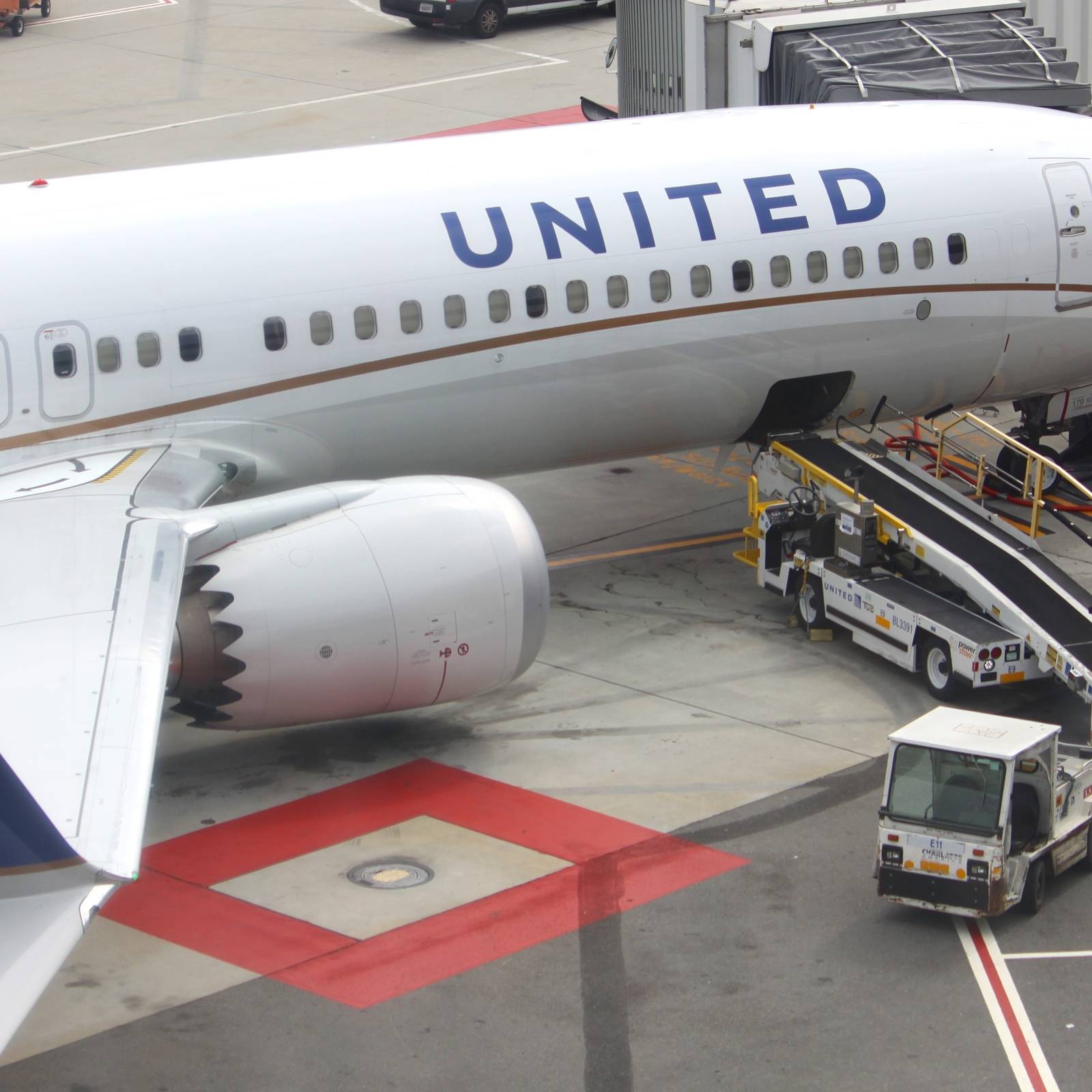 United Airlines Flight Delayed 4 Hours After Crew Leaves Due To Passenger  Smoking Weed In Lavatory