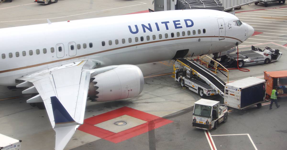 United Airlines Flight Delayed 4 Hours After Crew Leaves Due To Passenger Smoking Weed In Lavatory
