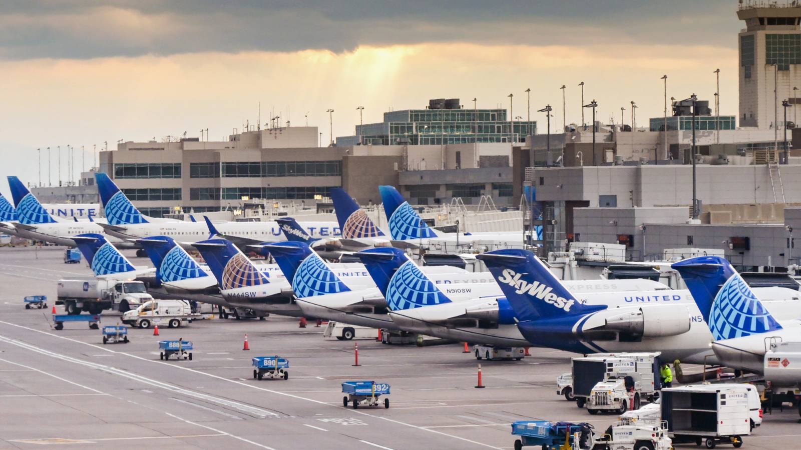 “I Trusted That System”: United Airlines Passenger Scammed $17,000 ...