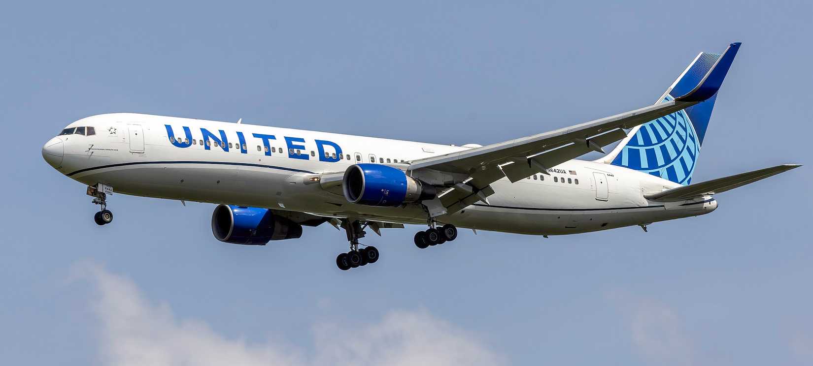 United Airlines Boeing 767-300ER on final approach at Washington Dulles International Airport, Virginia