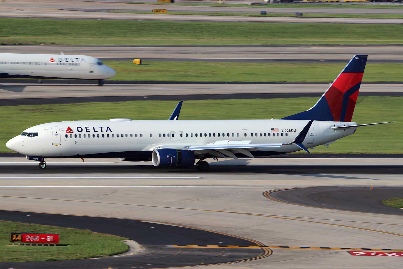 Delta Air Lines Boeing 737-900 ER with Split Scimitar Winglets