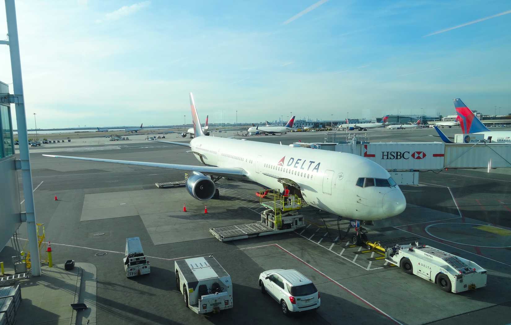 Delta Air Lines B767-432(ER), N840MH, MSN 830 (05/2001), as DL 856 New York (JFK) - Atlanta (ATL)