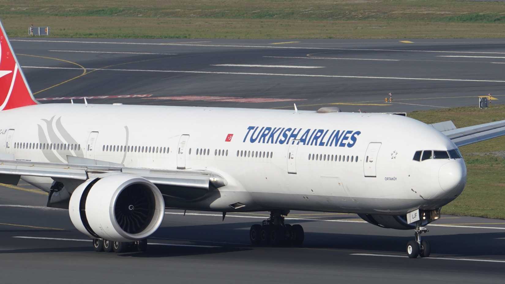 Turkish Airlines Boeing 777 on the runway 