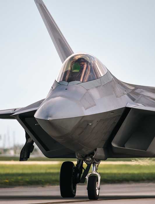 Engineering Maneuverability: How The F-22 Raptor's Thrust Vectoring ...