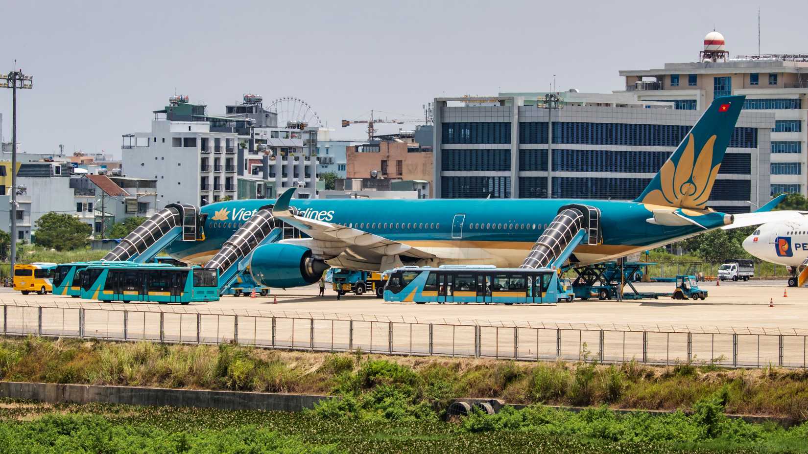 Airbus A350-941 reg VN-A889 of Vietnam Airlines at Da Nang international airport