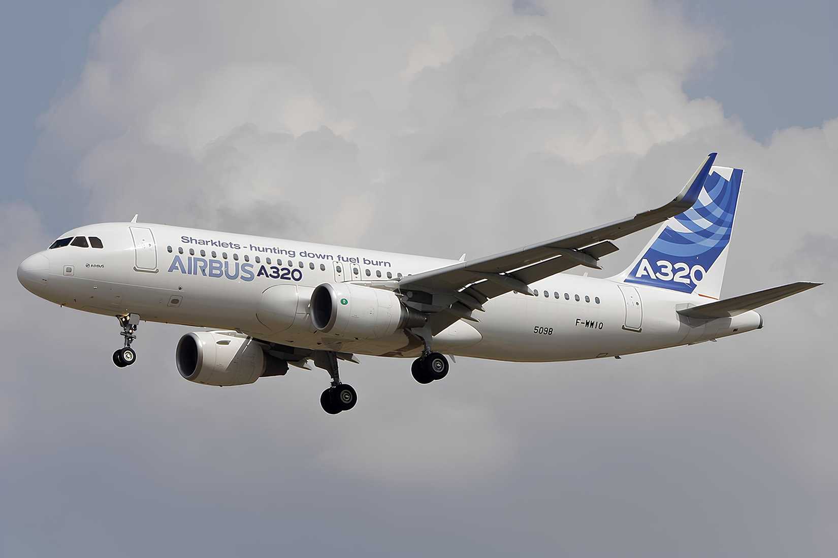 Airbus A320-200 aircraft 