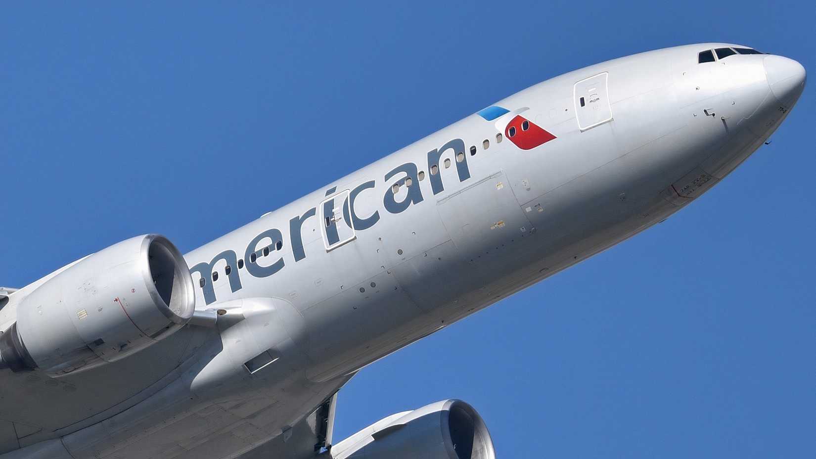 American Airlines Boeing 777-200ER on initial climb from London Heathrow
