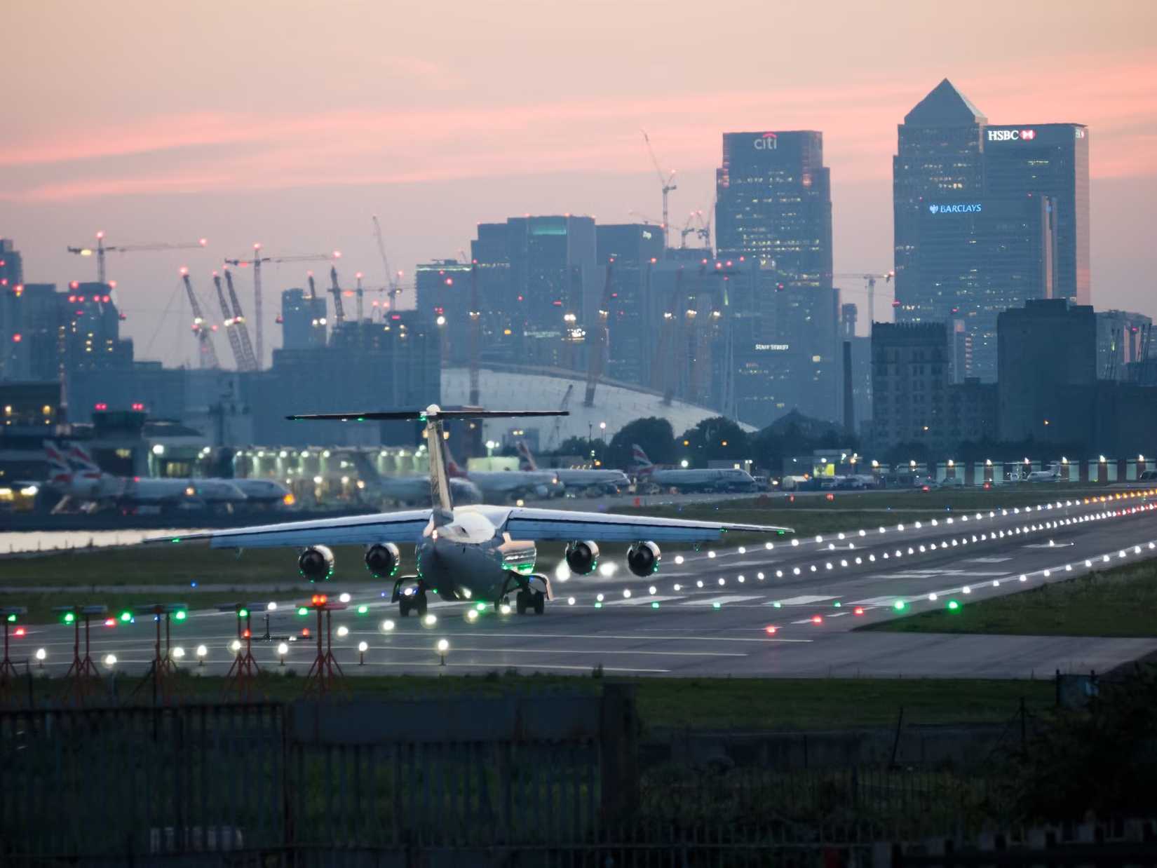 BAe 146 Landing At LCY