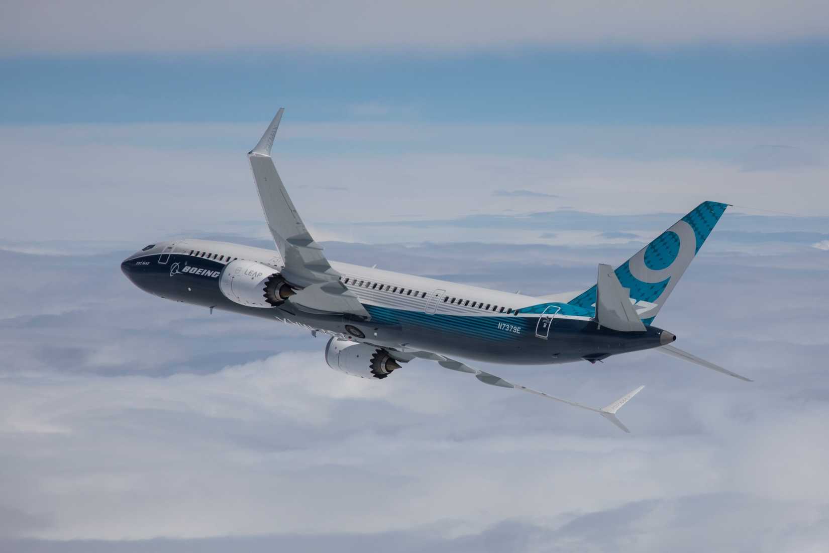 Boeing 737 MAX 9 flying Paul Weatherman photo Boeing