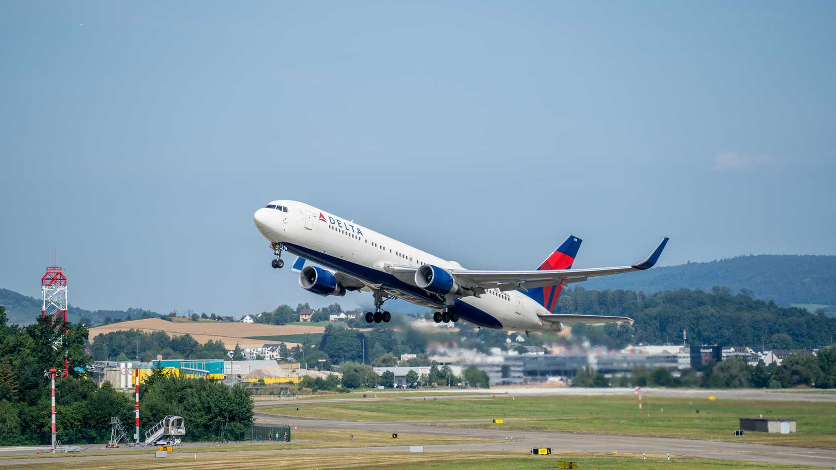 Boeing 767 United Airlines take-offs at ZRH Zurich international airport.