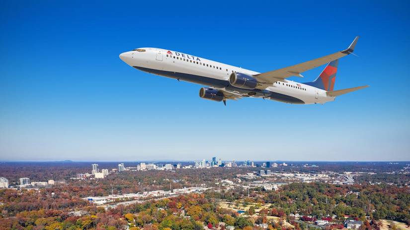 boeing_737_10_in_flight_over_atlanta