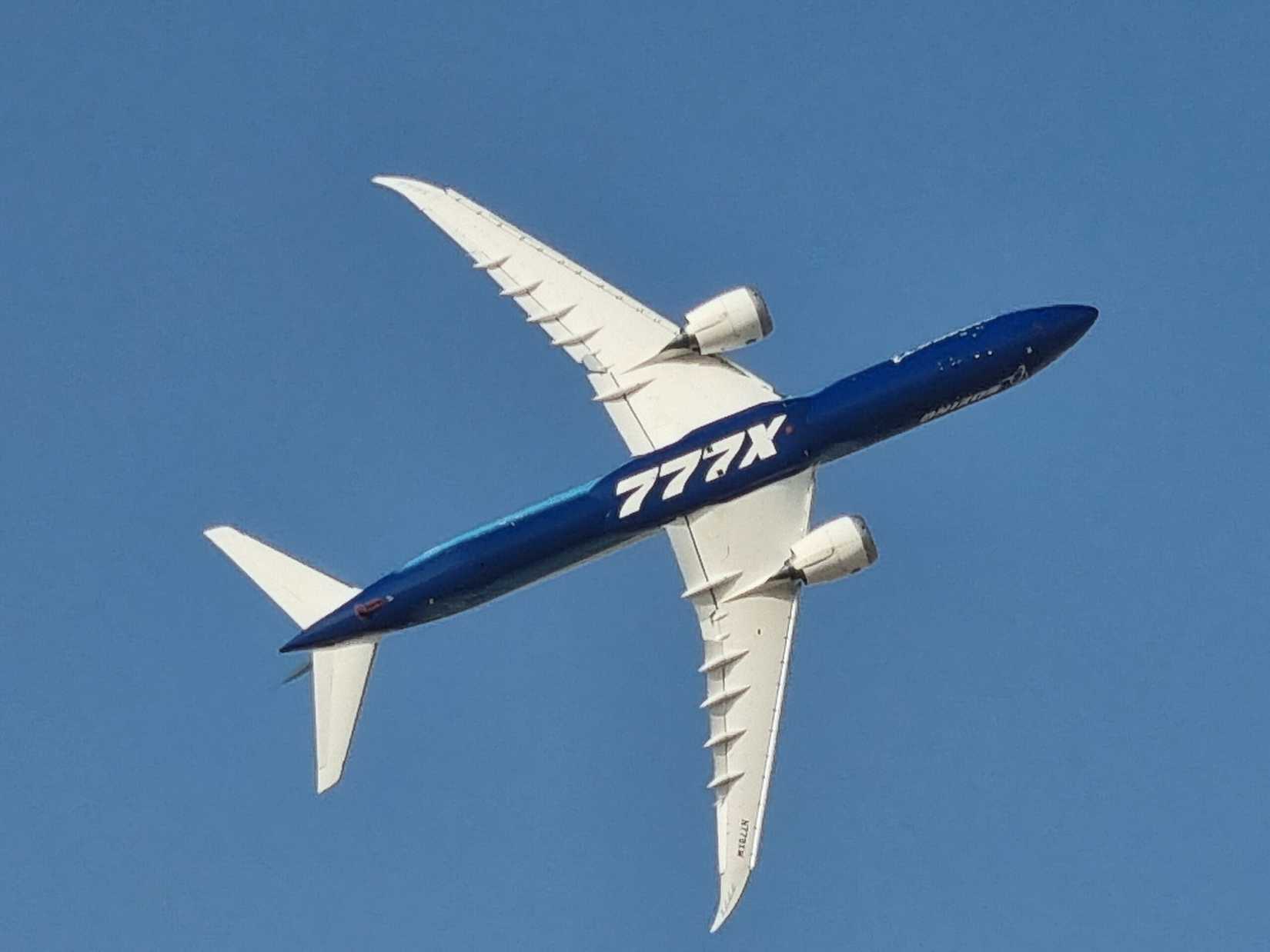 Boeing 777X in the sky at Dubai Airshow 2021