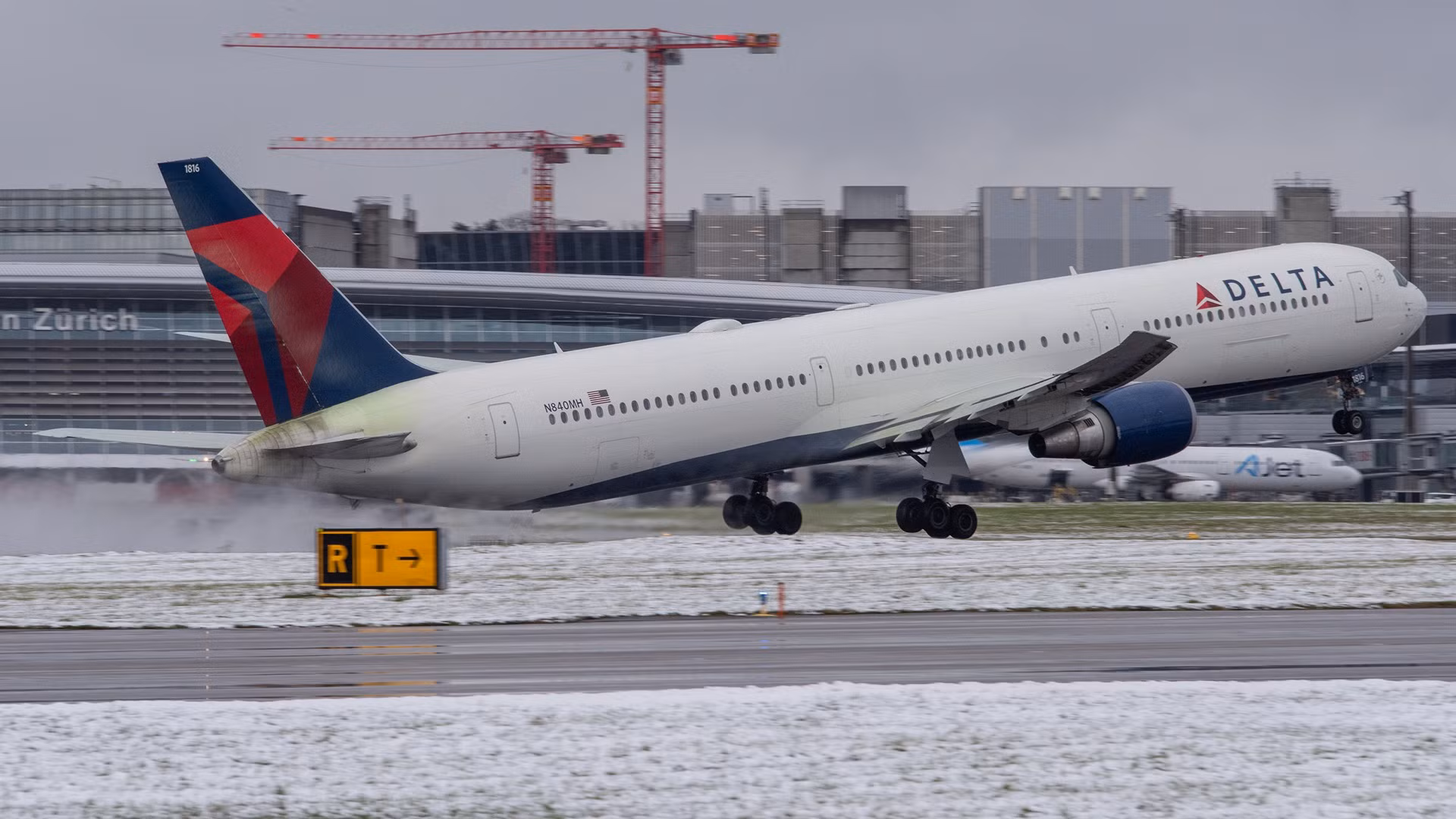 Delta Air Lines Boeing 767-400ER; N840MH