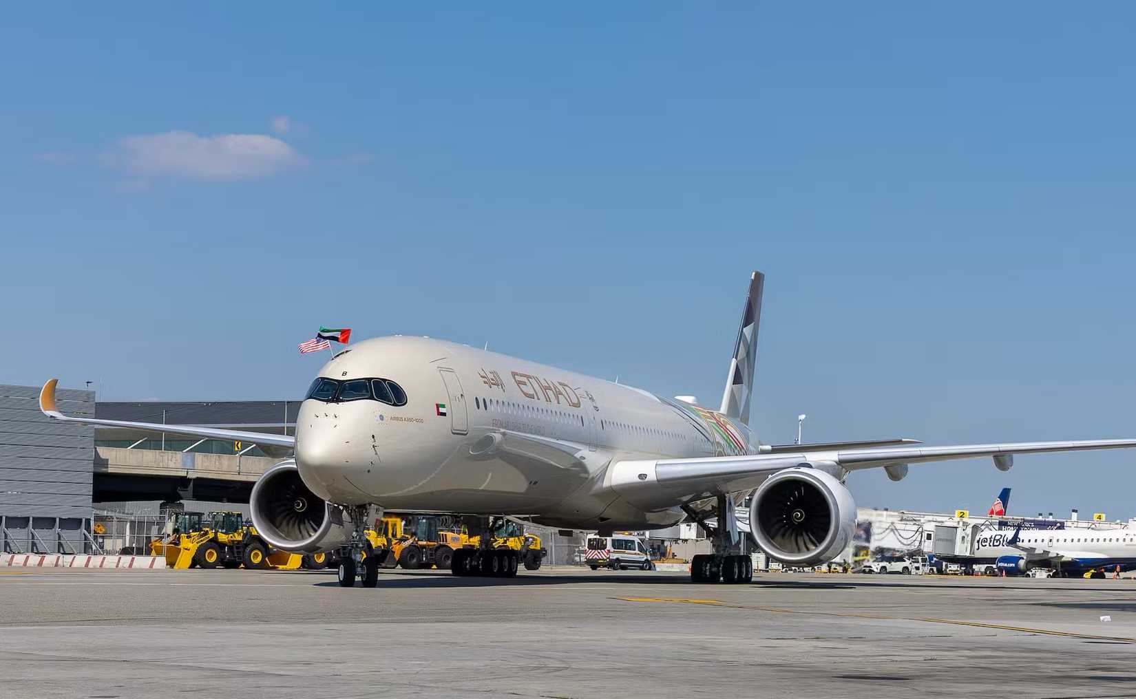 Etihad Airways Airbus A350-1000
