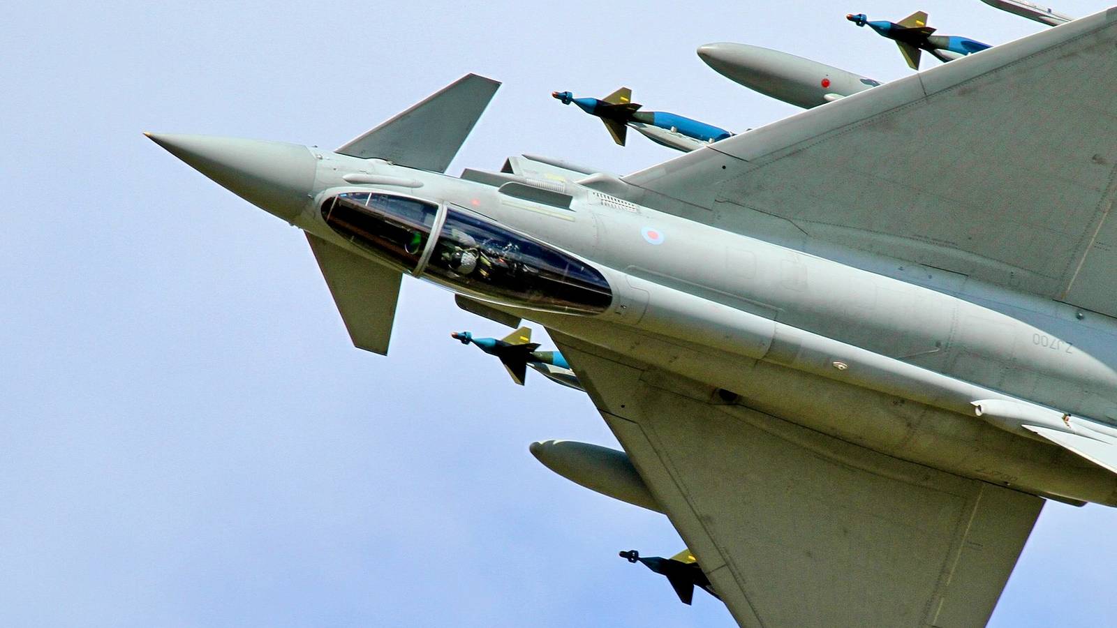 How The Eurofighter Typhoon Stacks Up Against The US F-14 Tomcat In 2025
