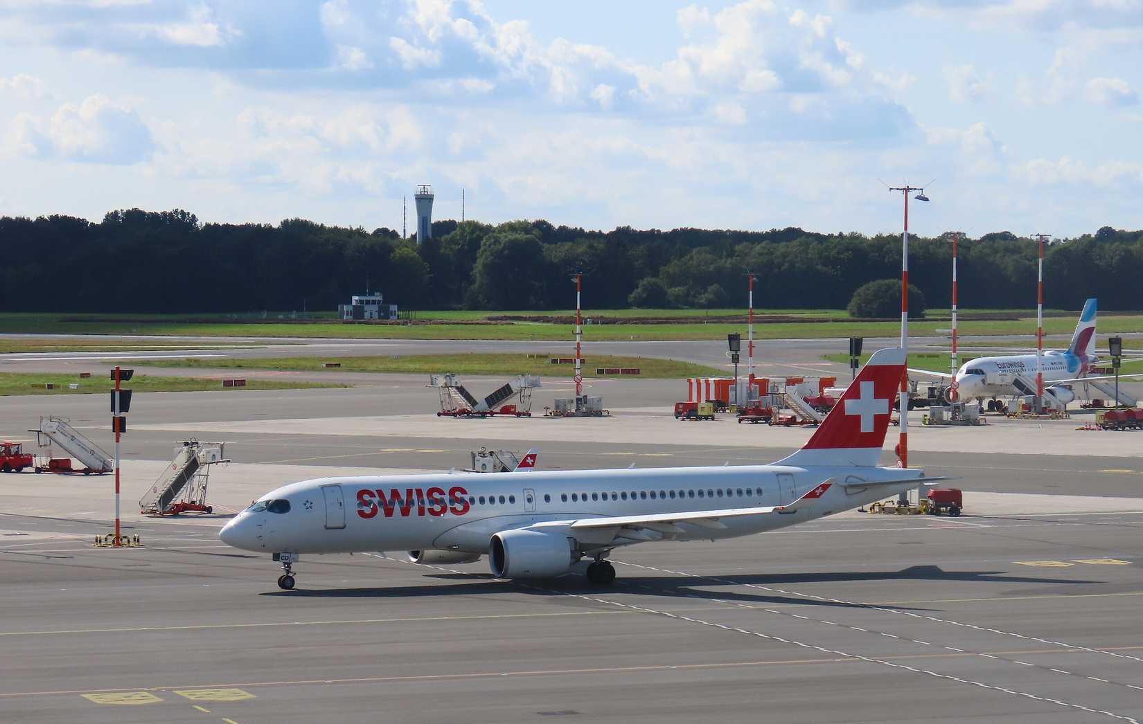 Swiss Airbus A220 HB-JCD at Hamburg Airport.
