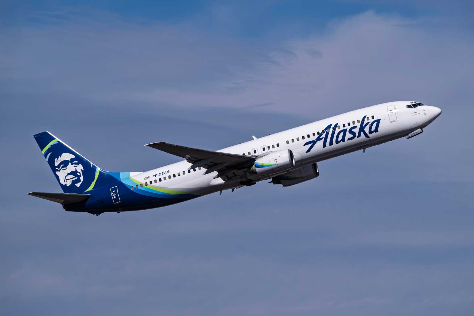 hoenix AZ USA Alaska Airlines Boeing 737-900 N302AS Departure from 7L at Sky Harbor International Airport.