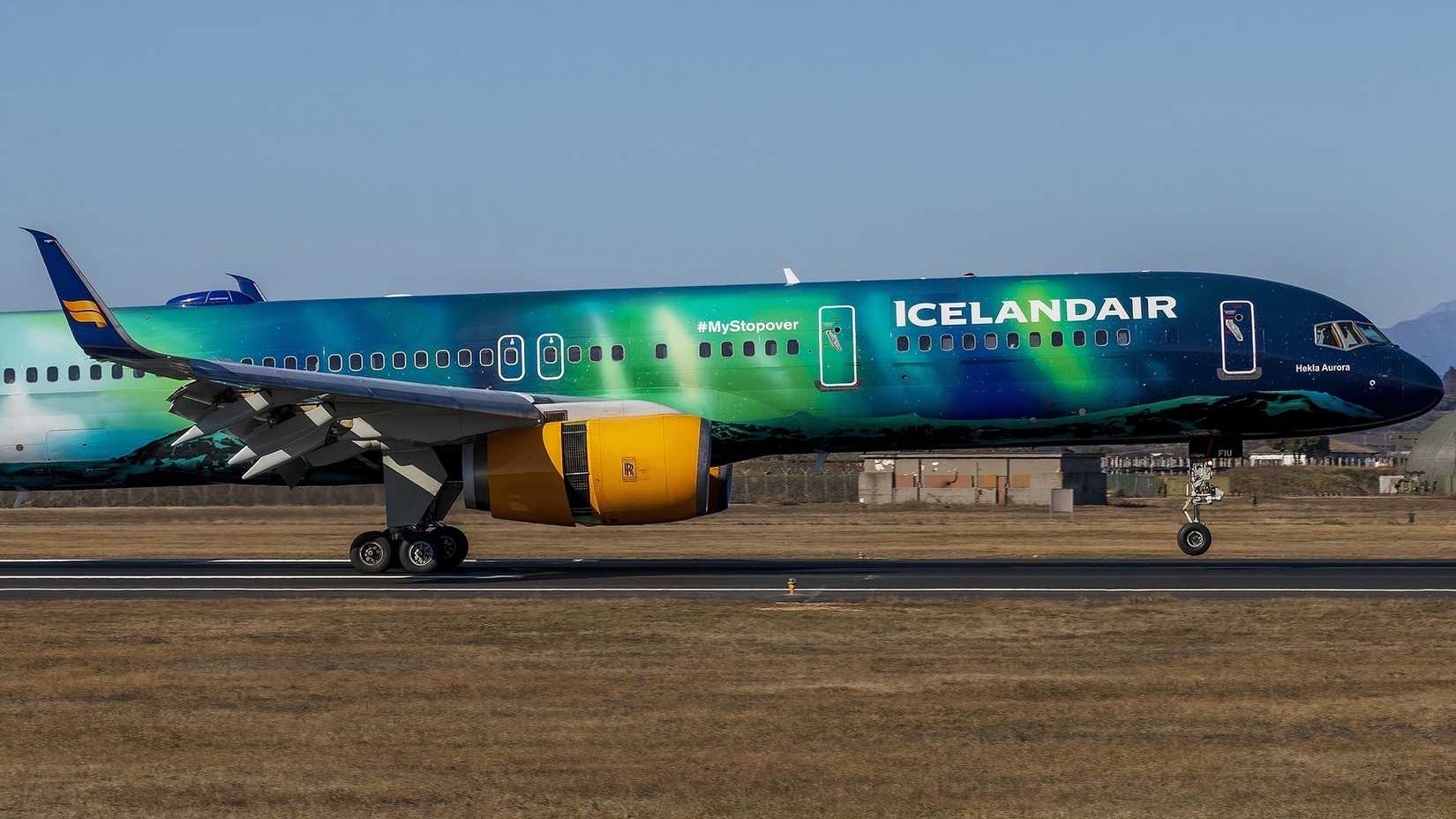 Icelandair Boeing 757-200 in the Northern Lights livery touching down