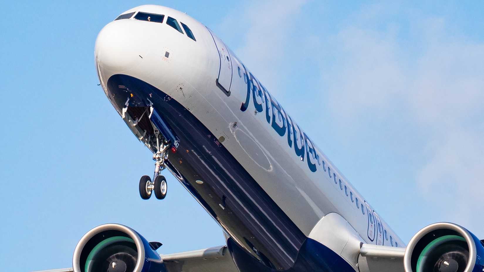 JetBlue Airbus A321neo on initial climb ahead of next trip