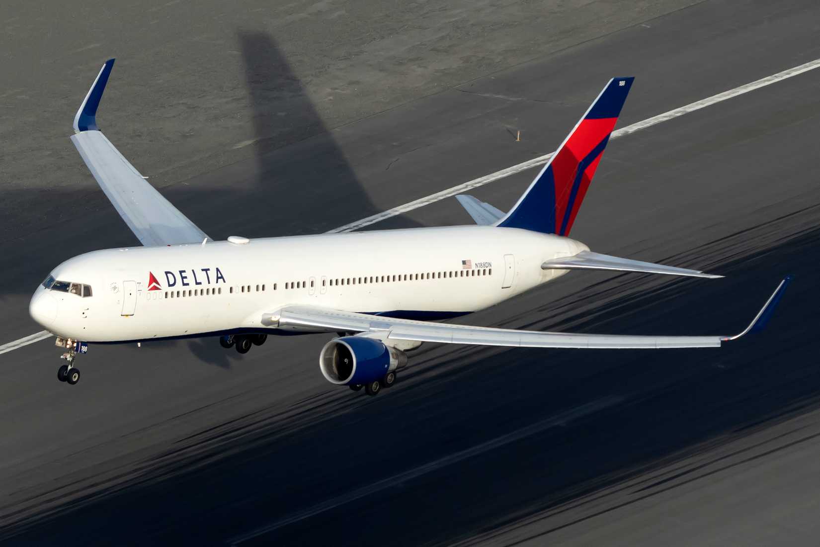 N188DN Delta Air Lines Boeing 767-332(ER)
