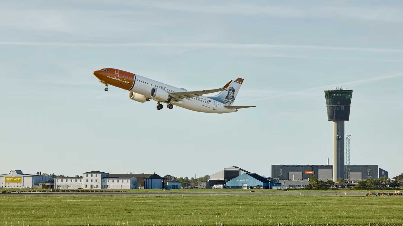 Norwegian 737 MAX Departing Copenhagen