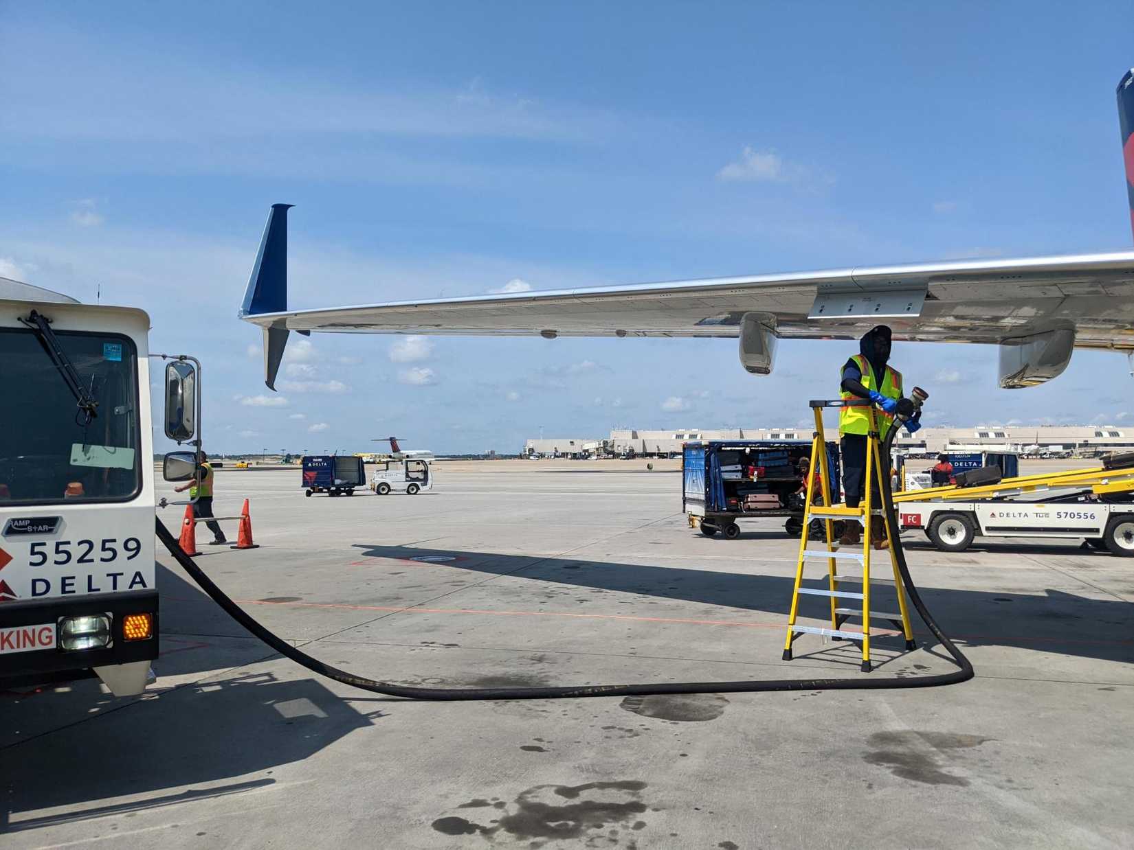 Delta Air Lines SAF Refueling