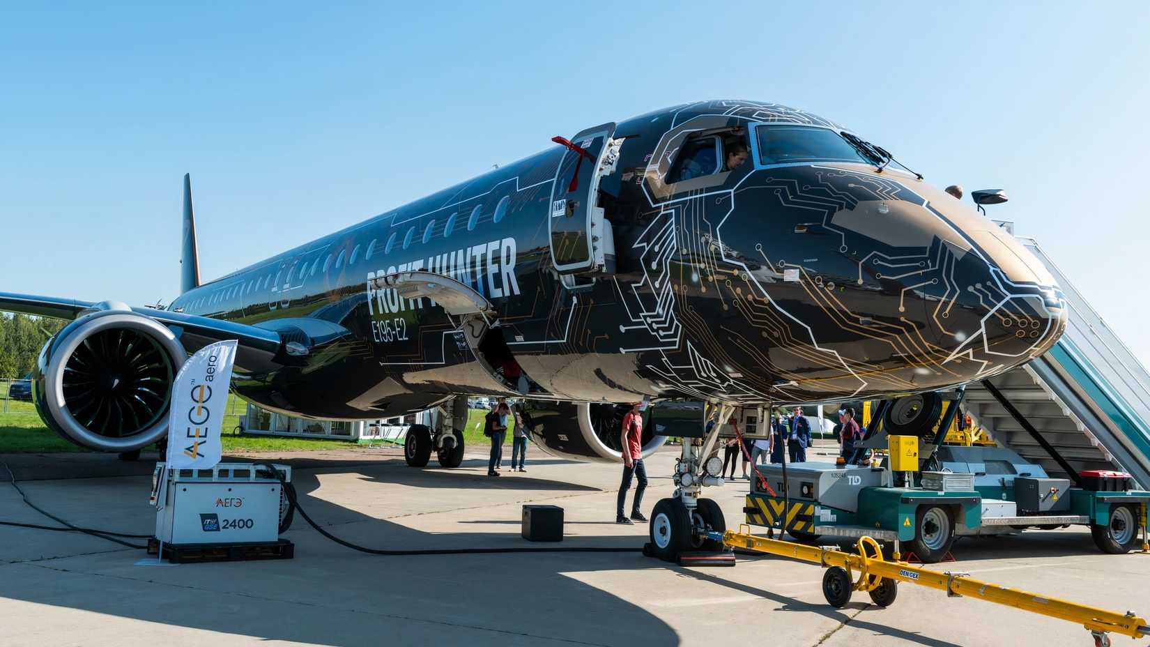 Embraer E195-E2 Parked