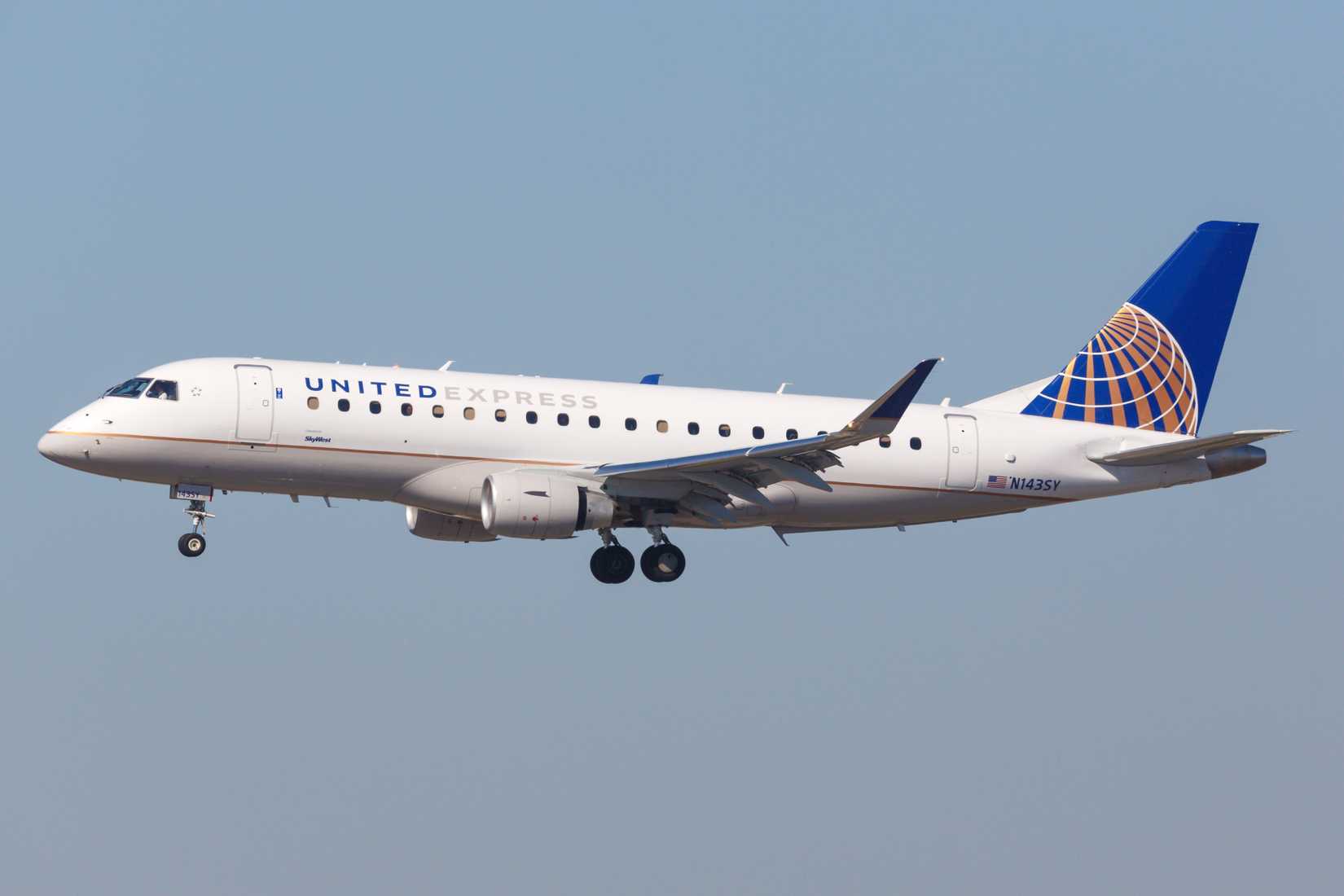 United Airlines Embraer 170