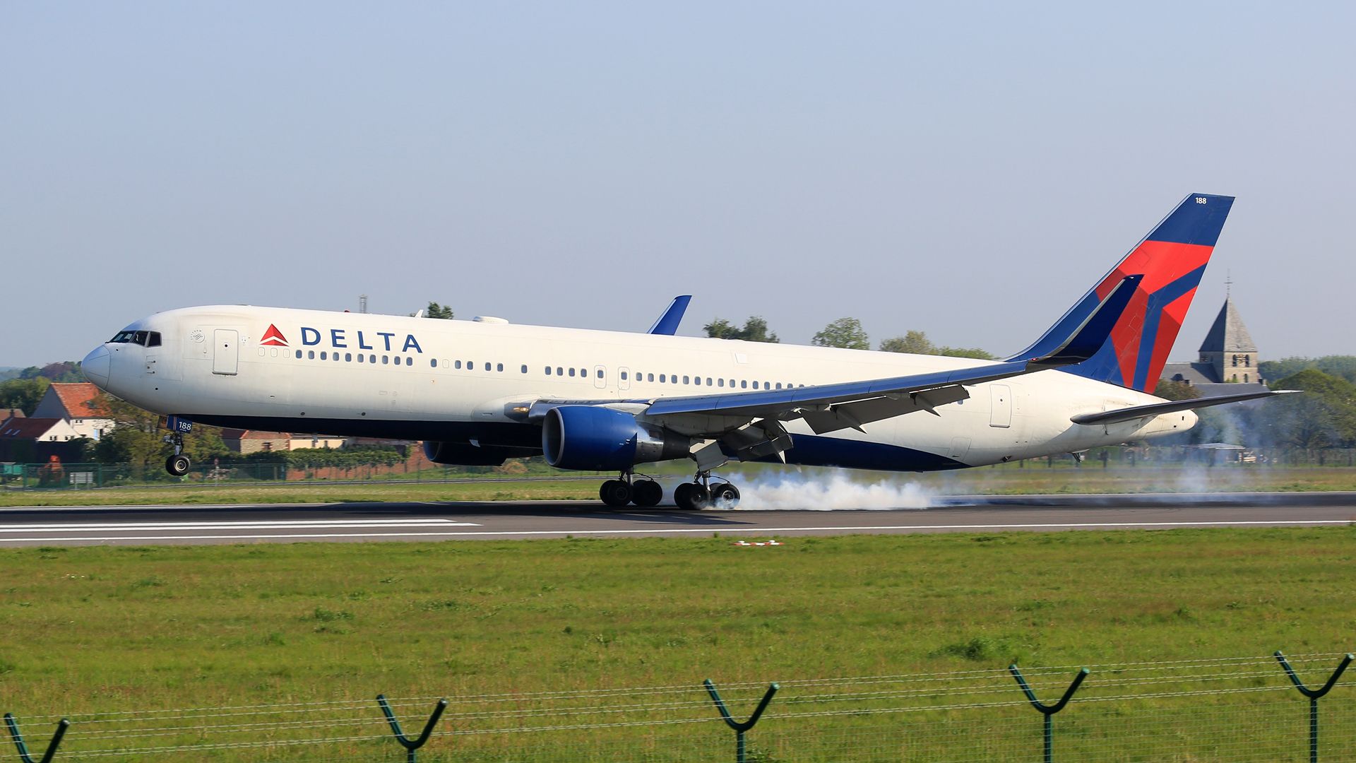 delta 767-300er in brussels