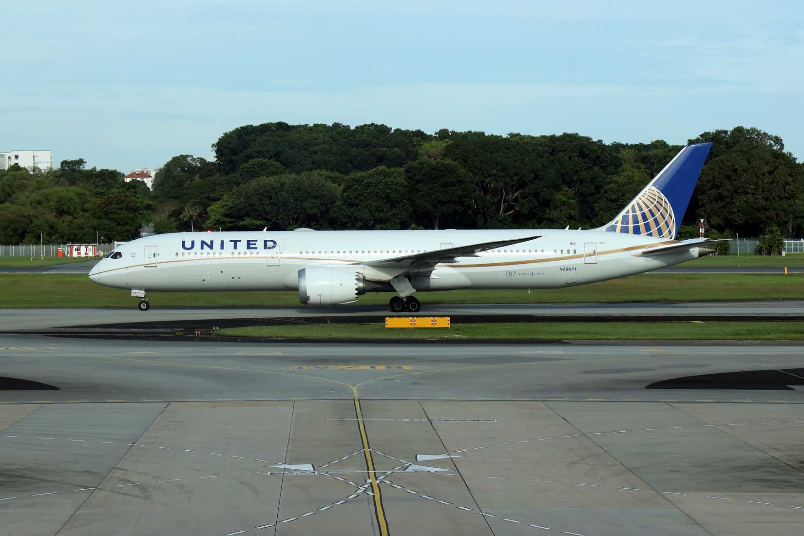 United Airlines Boeing 787-9 aircraft on the runway