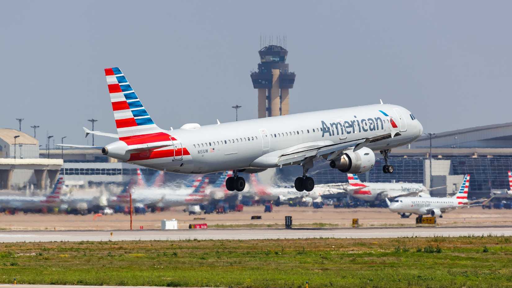 An American Airlines Airbus A321 taking off from DFW airport