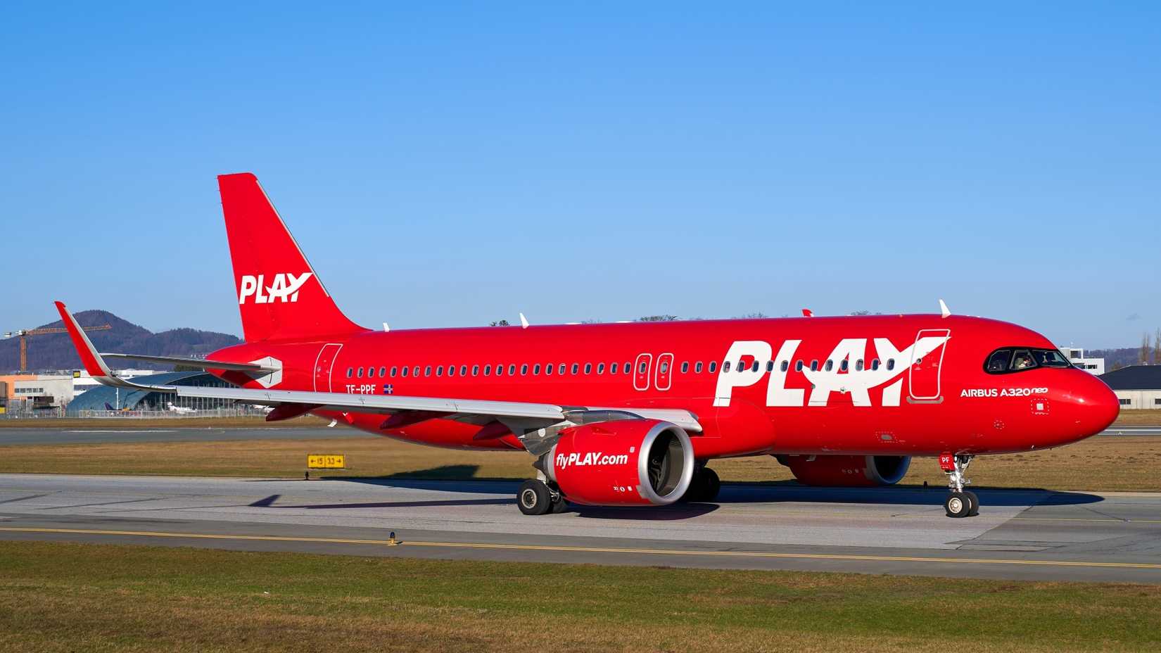 PLAY A320neo Taxiing In Salzburg