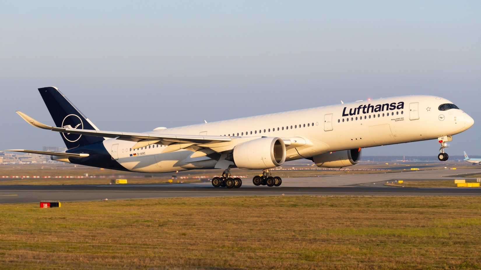 Lufthansa A350 Departing Frankfurt