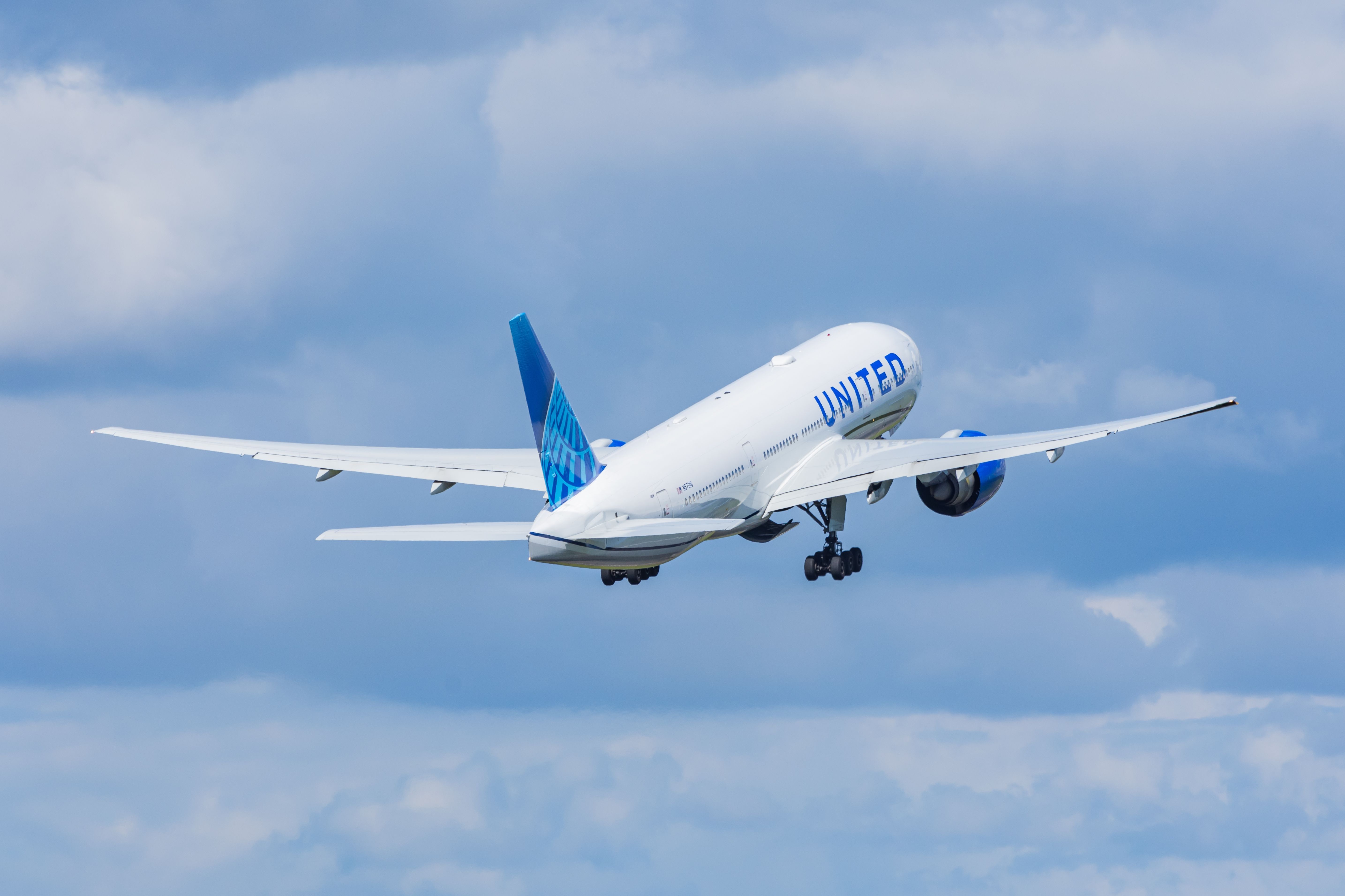 This Airline Is The World's Largest Boeing 777-200ER Operator